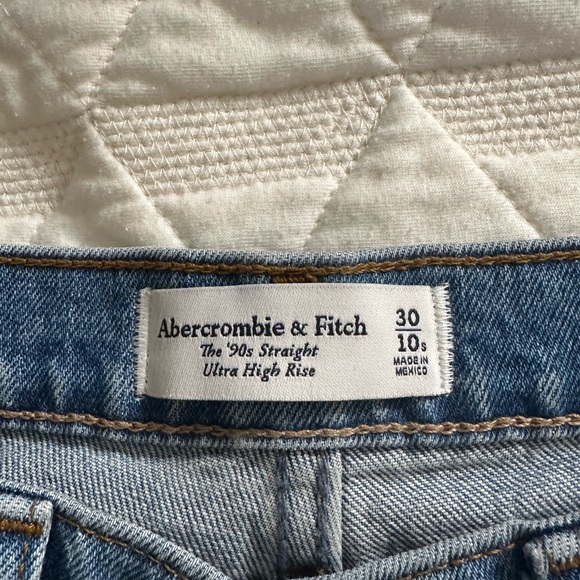 Abercrombie 90s Straight Ultra High Rise Women's Jeans - 30/10 Short - Picture 5 of 5